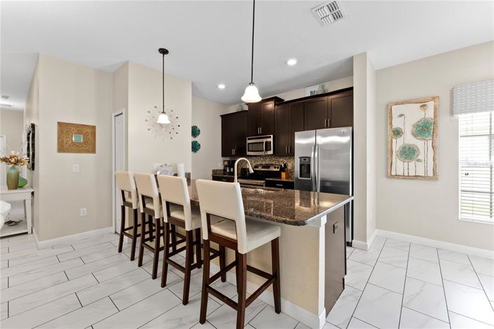 Image No.15-5 Bed Townhouse for sale