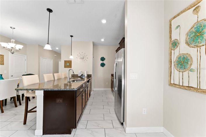 Image No.16-5 Bed Townhouse for sale