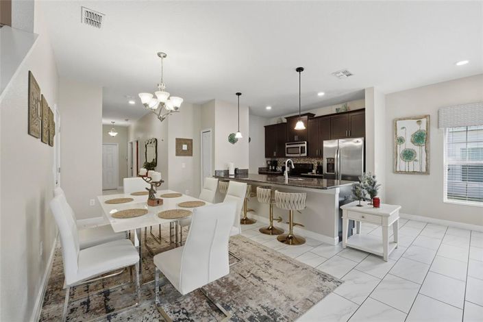 Image No.16-5 Bed Townhouse for sale