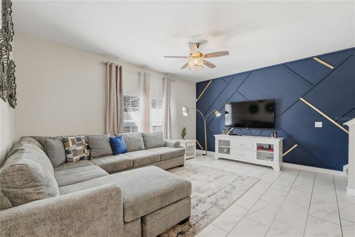 Image No.17-5 Bed Townhouse for sale