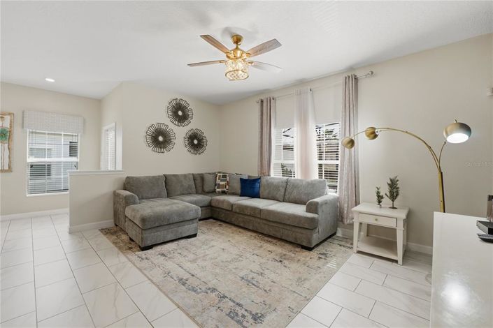 Image No.18-5 Bed Townhouse for sale