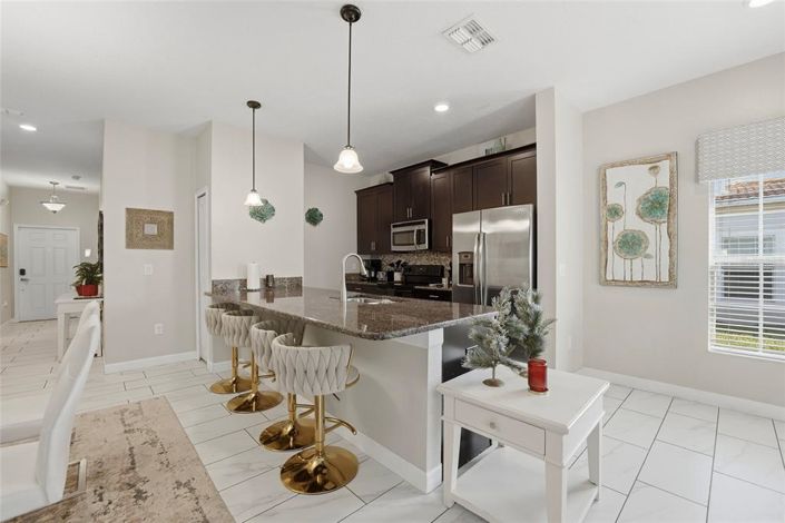 Image No.20-5 Bed Townhouse for sale