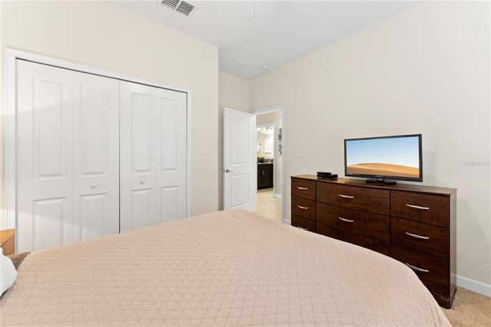 Image No.21-5 Bed Townhouse for sale