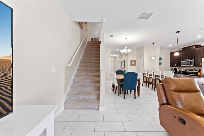 Image No.22-5 Bed Townhouse for sale