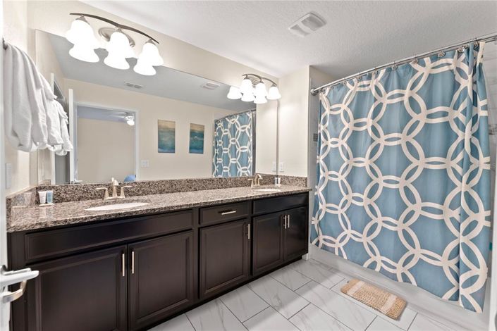 Image No.28-5 Bed Townhouse for sale