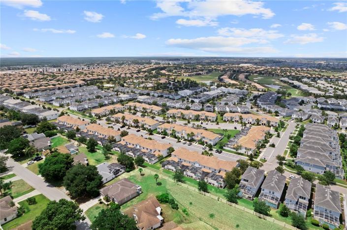 Image No.40-5 Bed Townhouse for sale