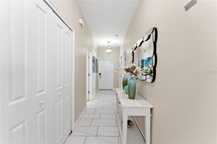 Image No.7-5 Bed Townhouse for sale