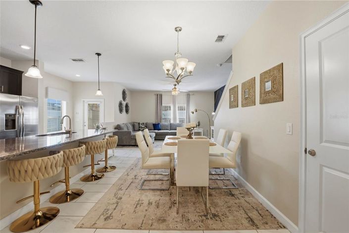 Image No.8-5 Bed Townhouse for sale