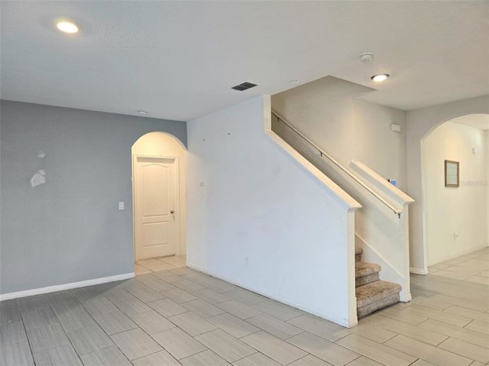 Image No.14-5 Bed Property for sale