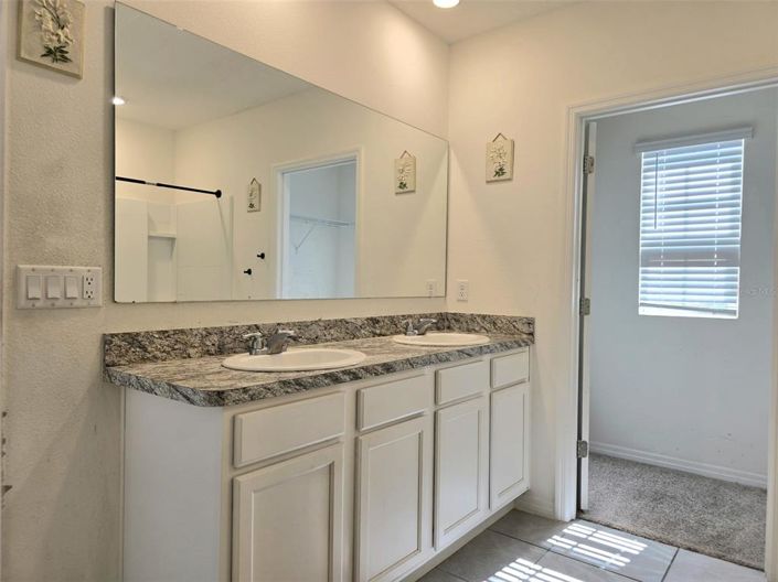 Image No.25-5 Bed Property for sale