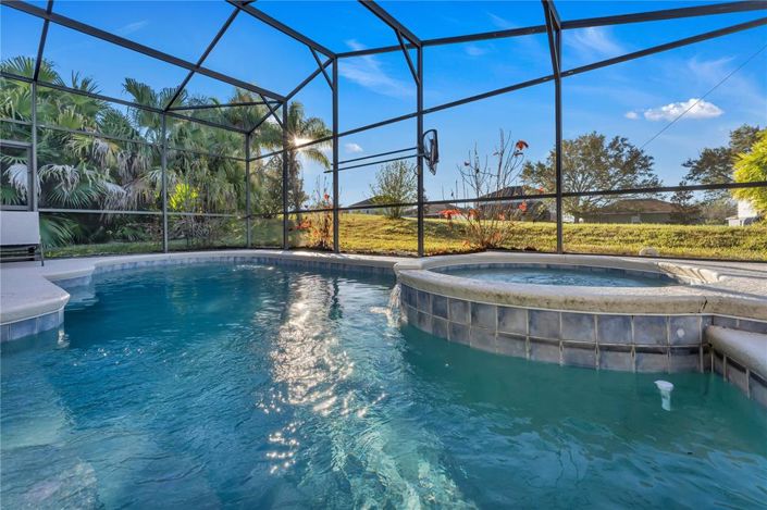 Image No.2-4 Bed House for sale