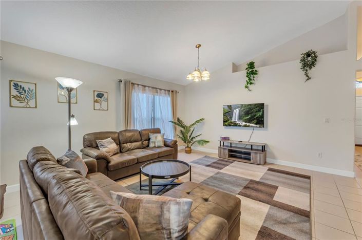 Image No.4-4 Bed Property for sale