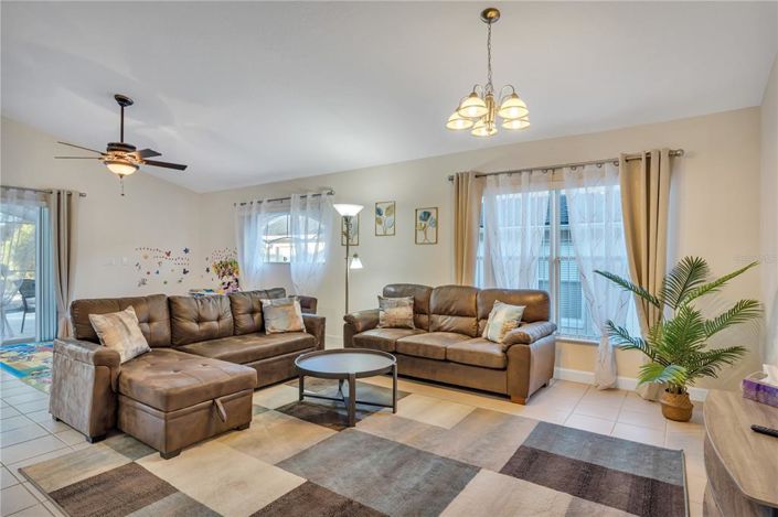 Image No.5-4 Bed Property for sale