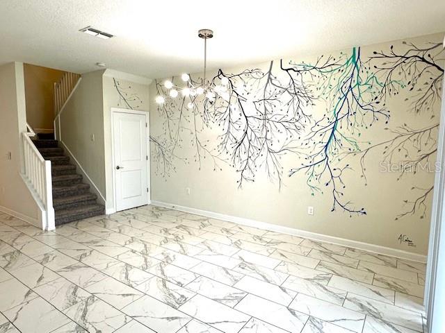 Image No.10-8 Bed Property for sale