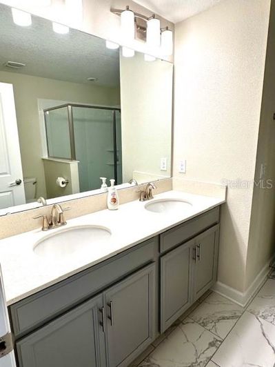 Image No.38-8 Bed Property for sale