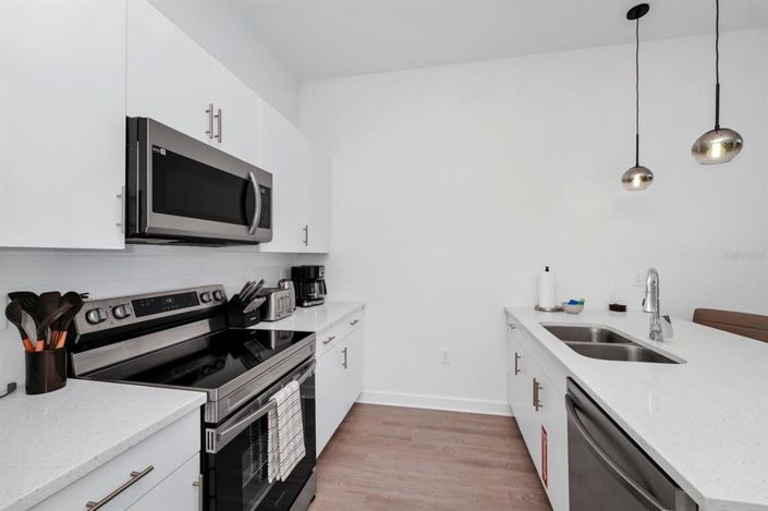 Image No.14-5 Bed Townhouse for sale