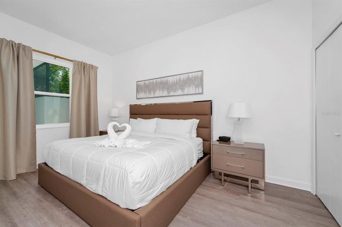 Image No.19-5 Bed Townhouse for sale