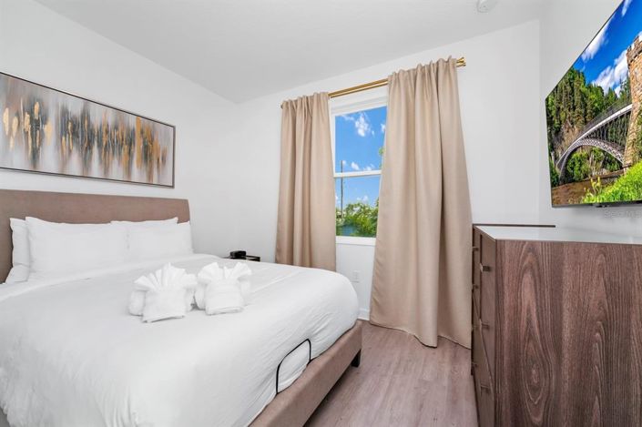 Image No.28-5 Bed Townhouse for sale