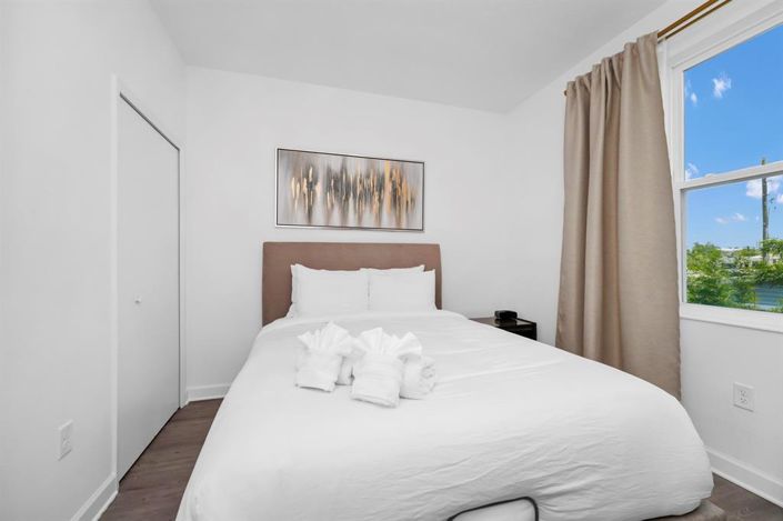 Image No.29-5 Bed Townhouse for sale