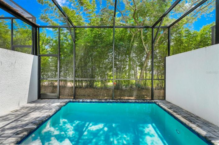 Image No.40-5 Bed Townhouse for sale