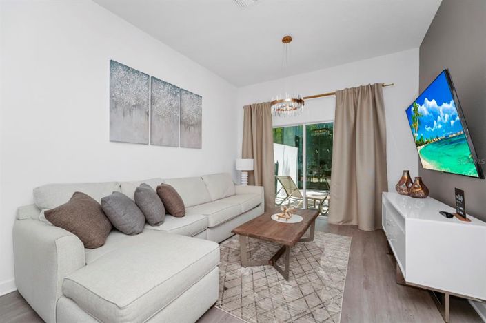 Image No.5-5 Bed Townhouse for sale