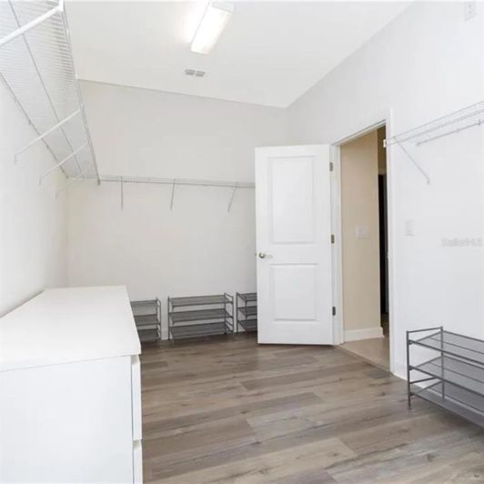 Image No.30-4 Bed House for sale