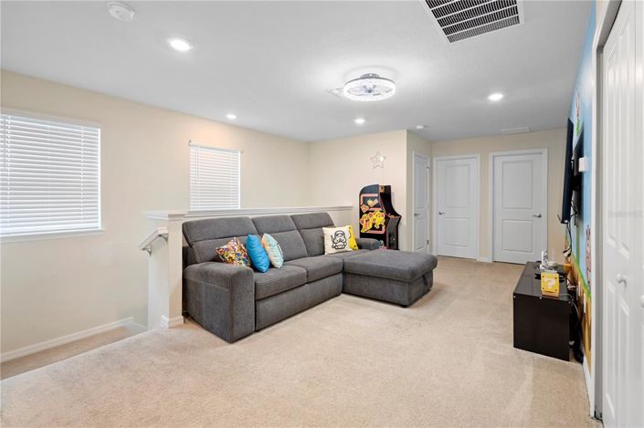 Image No.17-5 Bed Townhouse for sale