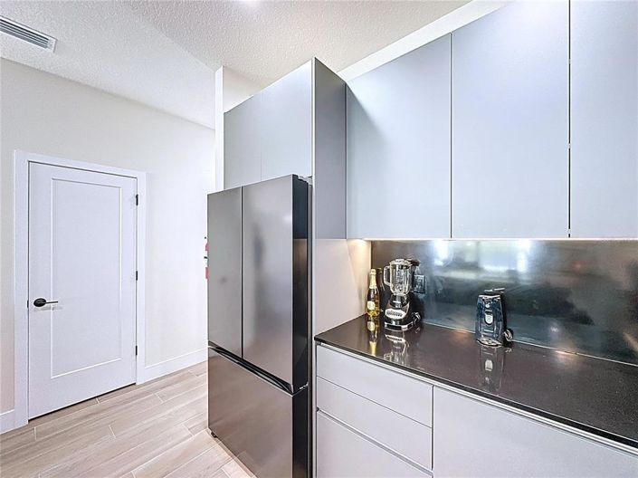 Image No.12-3 Bed Townhouse for sale