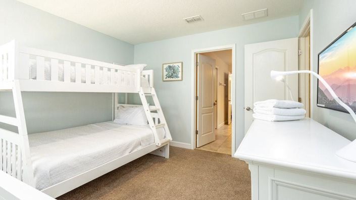 Image No.27-9 Bed Property for sale