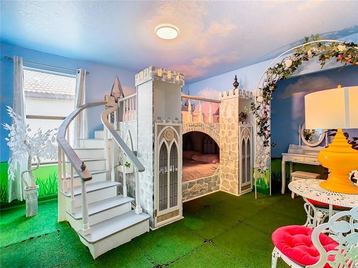 Image No.11-8 Bed House for sale