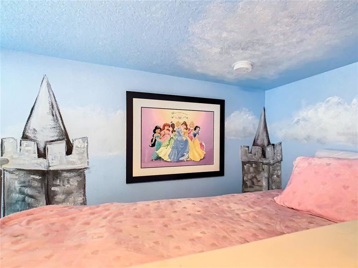 Image No.14-8 Bed Property for sale