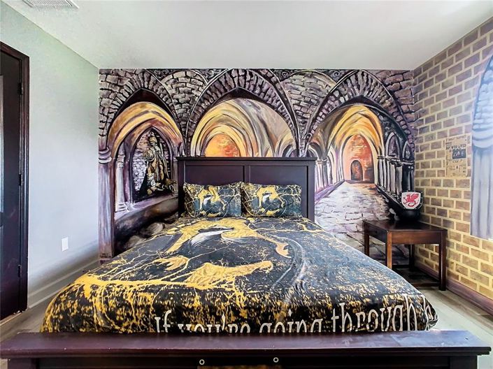 Image No.16-8 Bed House for sale