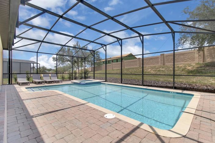 Image No.26-8 Bed Property for sale