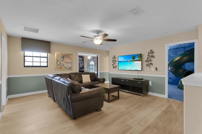 Image No.49-8 Bed Property for sale