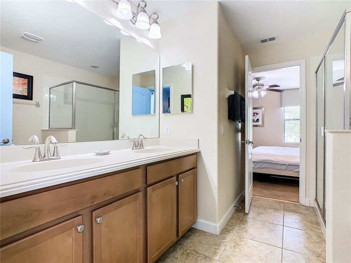 Image No.52-8 Bed Property for sale