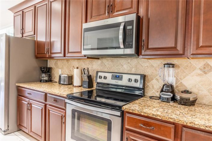 Image No.7-6 Bed House for sale