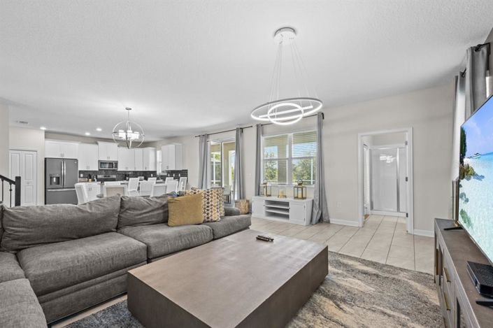 Image No.11-6 Bed Property for sale