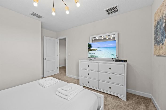 Image No.19-6 Bed Property for sale