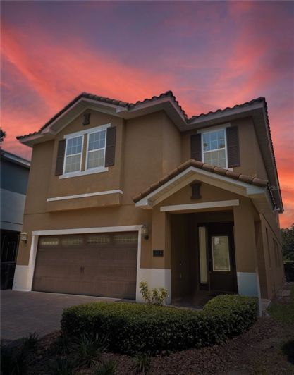 Image No.1-8 Bed House for sale