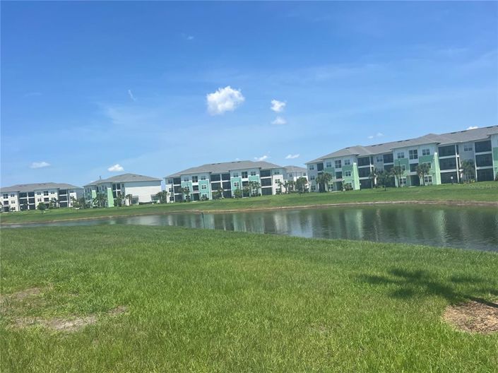 Image No.11-4 Bed Townhouse for sale