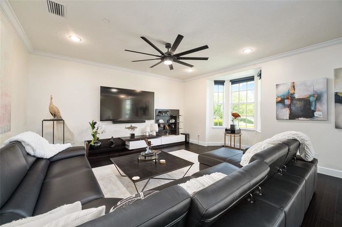 Image No.11-3 Bed Townhouse for sale