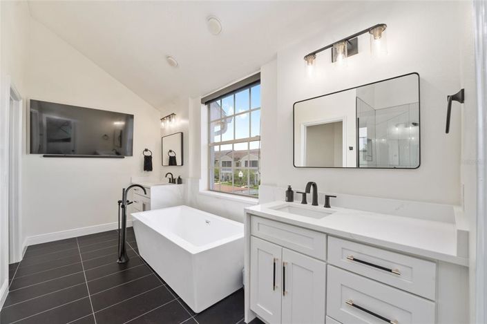 Image No.48-3 Bed Townhouse for sale