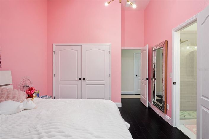 Image No.56-3 Bed Townhouse for sale