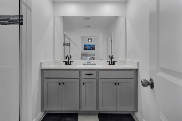 Image No.31-3 Bed Townhouse for sale