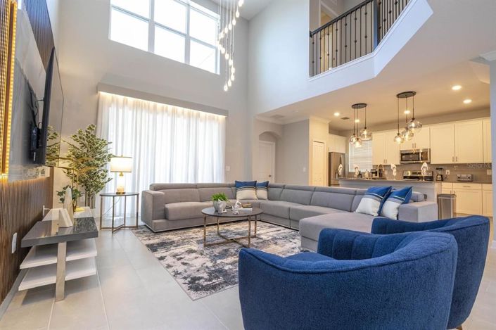 Image No.17-6 Bed Property for sale