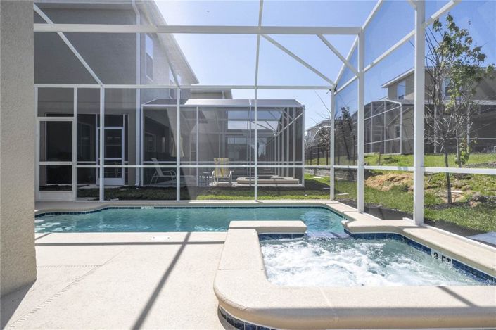 Image No.56-6 Bed Property for sale