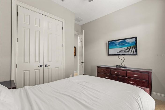 Image No.36-6 Bed House for sale