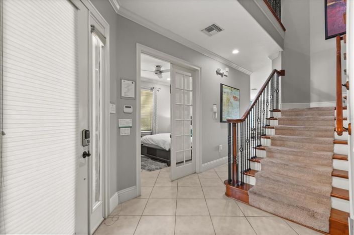 Image No.5-6 Bed House for sale