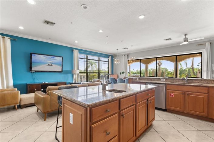 Image No.9-6 Bed House for sale