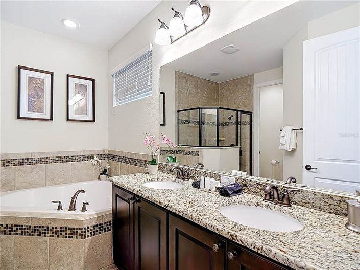 Image No.21-5 Bed House for sale